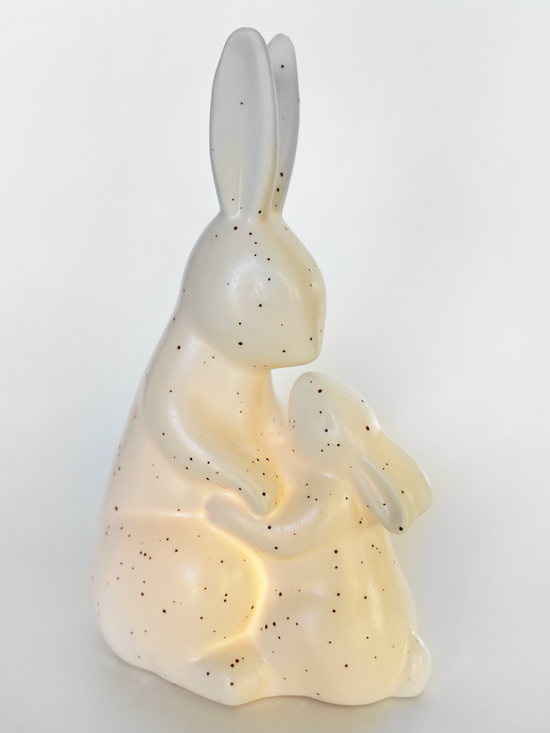 Conejo "white mommy" con acentos negros (ceramica mate)