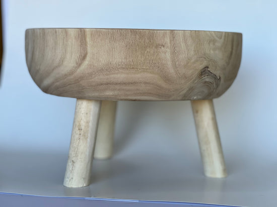 Bowl de madera con patitas