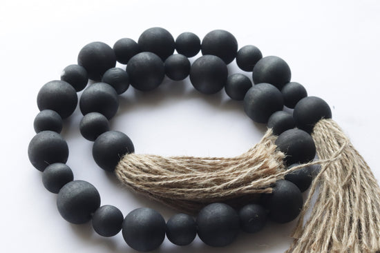 Bead collar de madera negro matte