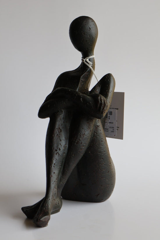 Escultura Mujer Pensndo de fibra de vidrio