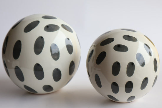 Set de 2 esferas blancas con detalles gris